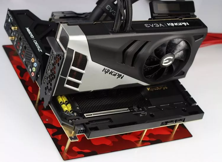 EVGA GeForce RTX 3090 Ti Kingpin получила 28-фазную подсистему VRM и два 12+4-контактных разъёма питания