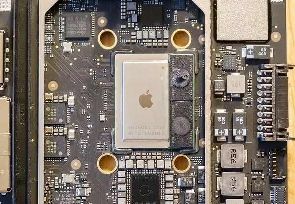 Макбуки на процессоре М1 молниеносно портят и уничтожают SSD