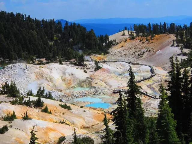 Bumpass-hell-from-entrance.webp