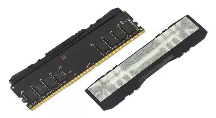 56-crucial-ballistix-bl2k8g32c16u4b.webp