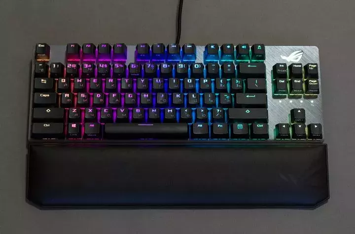 19-asus-rog-strix-scope-tkl-deluxe.webp