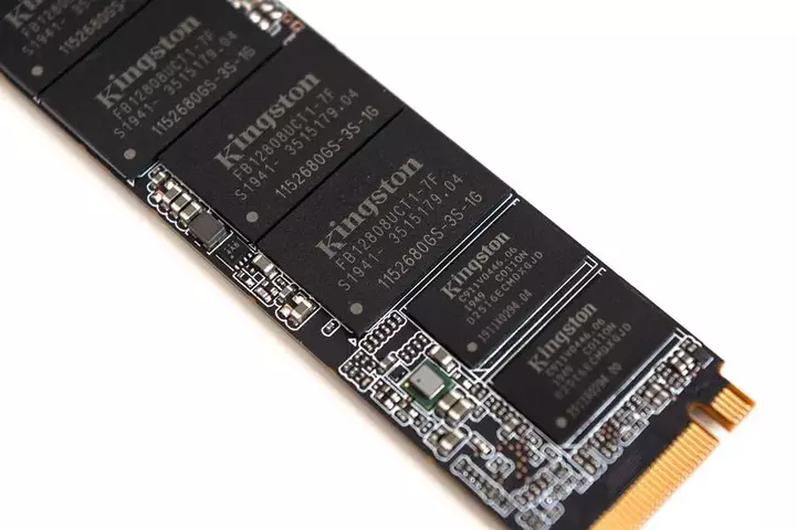 06-kingston-kc2500-nvme-pcie-ssd-1000gb.webp