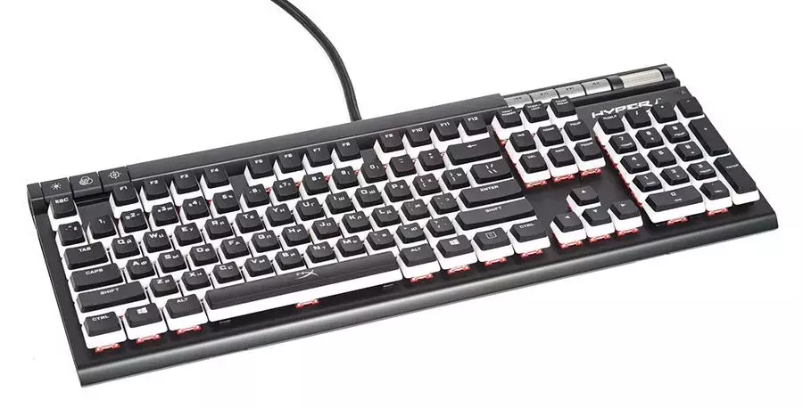 07-hyperx-alloy-elite-2.webp