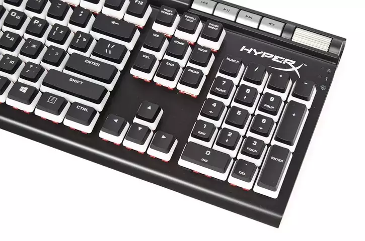 09-hyperx-alloy-elite-2.webp