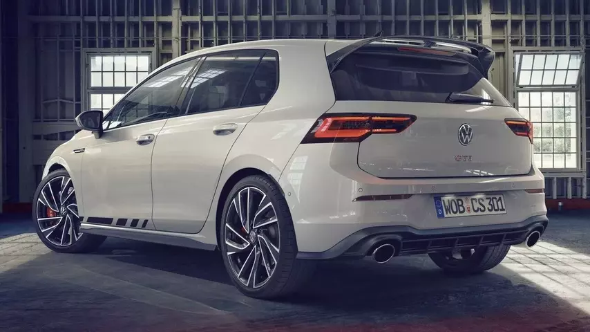 volkswagen-golf-gti-clubsport-90.webp