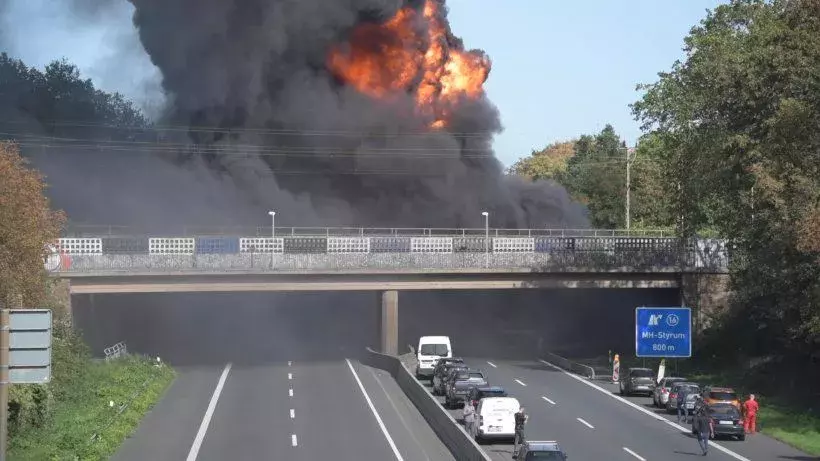 Muelheim-Tanklaster-Brand-auf-der-A40.webp