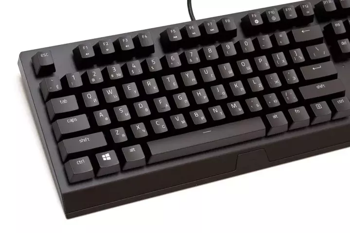 07-razer-blackwidow-v3-tenkeyless.webp