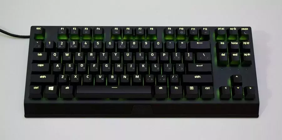 18-razer-blackwidow-v3-tenkeyless.webp