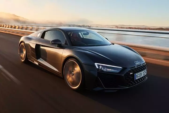 audi-r8-v10-rwd-coupe-162.webp