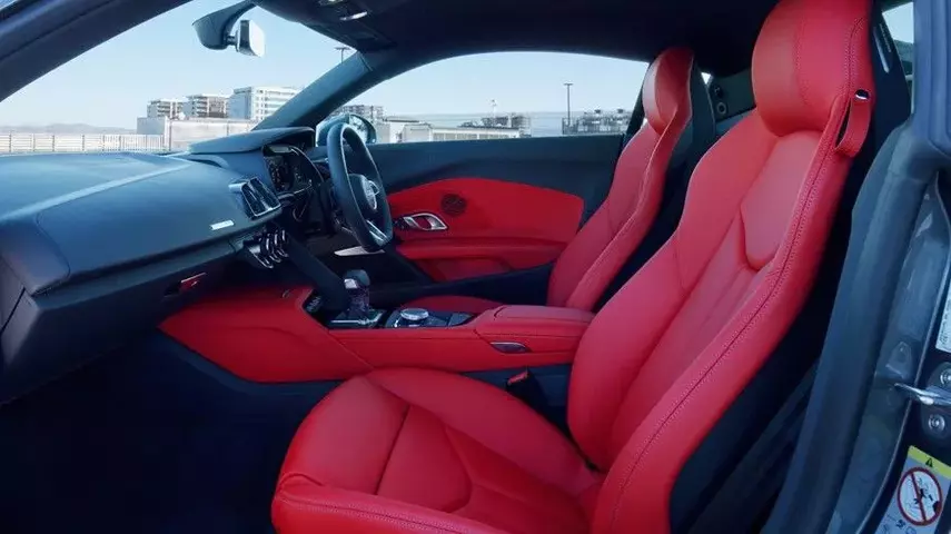 audi-r8-v10-rwd-coupe-26.webp audi-r8-v10-rwd-coupe-26.webp