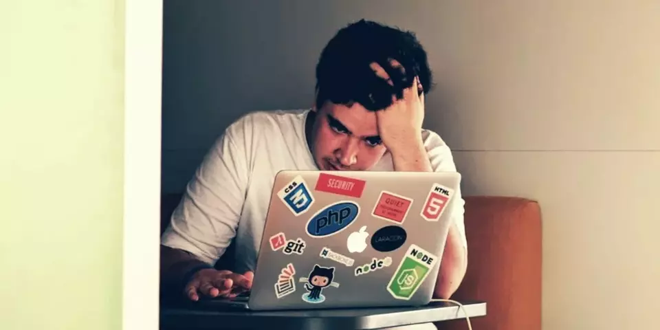 Worried-computer-office.webp